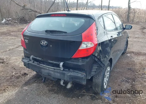 2015 Hyundai Accent Gs z USA, uszkodzony, nr VIN KMHCT5AE2FU231703